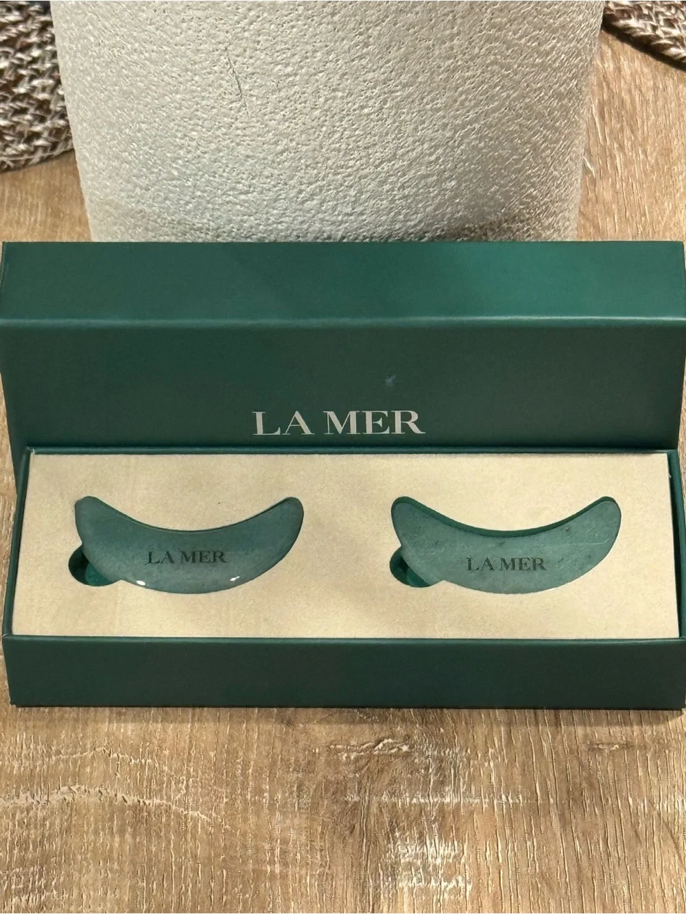 La Mer Green Gua Sha Eye Set - Pair of Curved Facial Stones